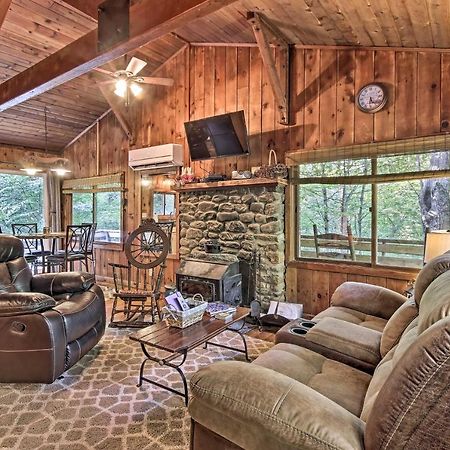 Secluded Stanardsville Cabin With 10 Acres And Hot Tub Kültér fotó