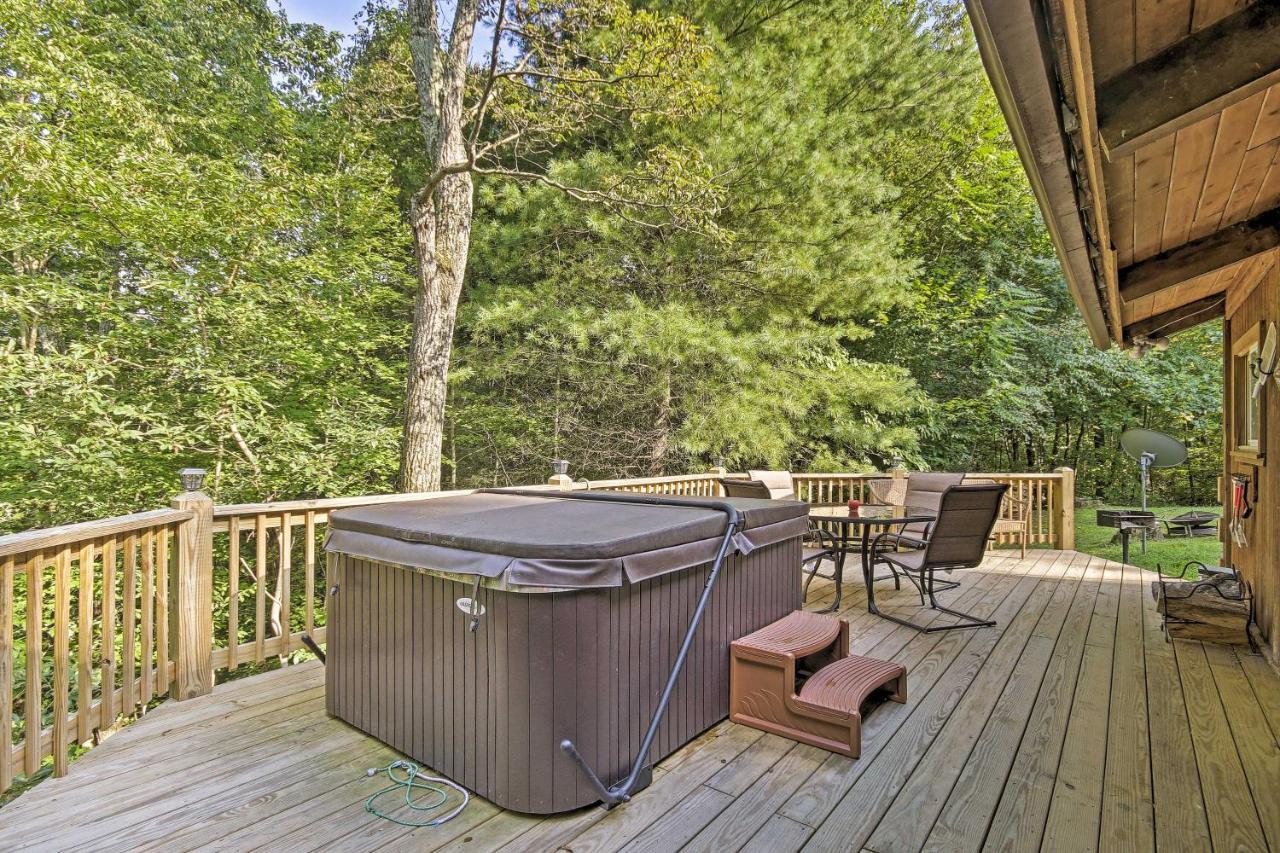 Secluded Stanardsville Cabin With 10 Acres And Hot Tub Kültér fotó